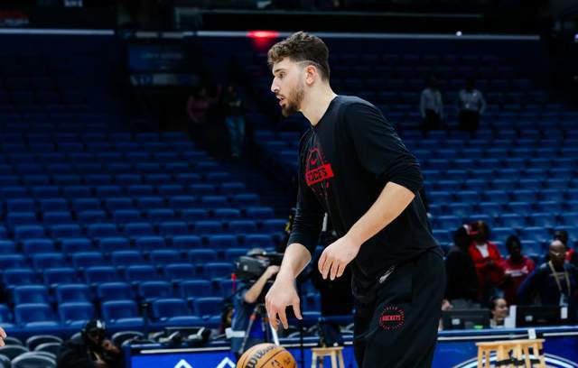 世界杯官方直播入口app下载-申京眼神防守，13+8+7伪全能 火箭队锋线三分10中1 失去射手定位