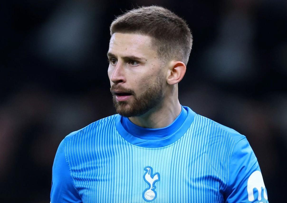 英媒：以防维卡里奥离队，热刺在秘密关注顶级门将